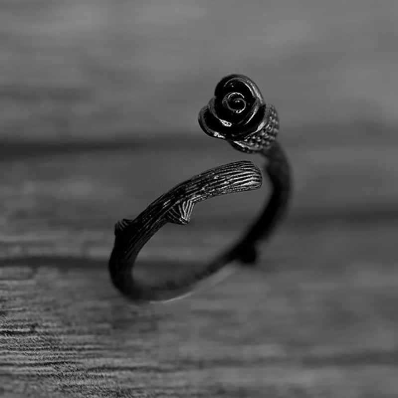 Black 'Rose & Thorns'™ Ring
